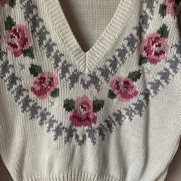 Vintage Jantzen Embroidered by Hand Sweater Floral V Neck Size Medium - Picture 14 of 14